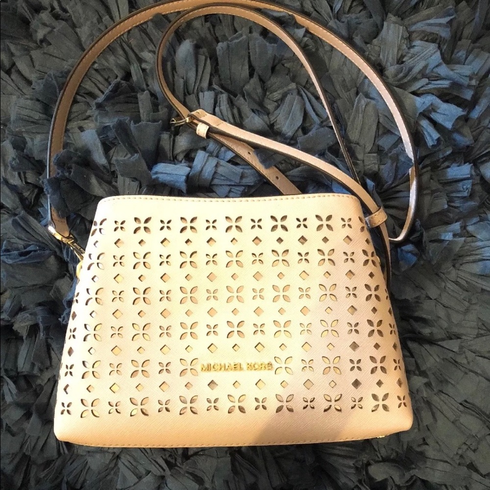 Michael kors crossbody